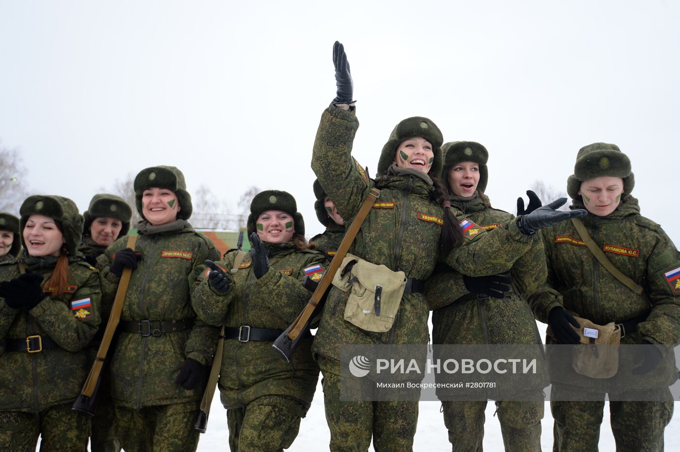 Конкурс для женщин-военнослужащих "Макияж под камуфляж" в Переславле-Залесском