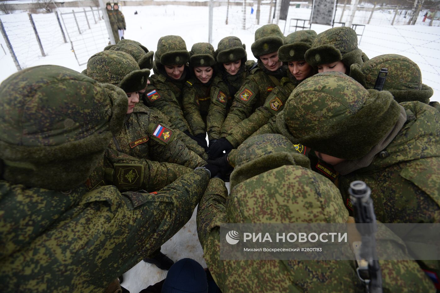 Конкурс для женщин-военнослужащих "Макияж под камуфляж" в Переславле-Залесском