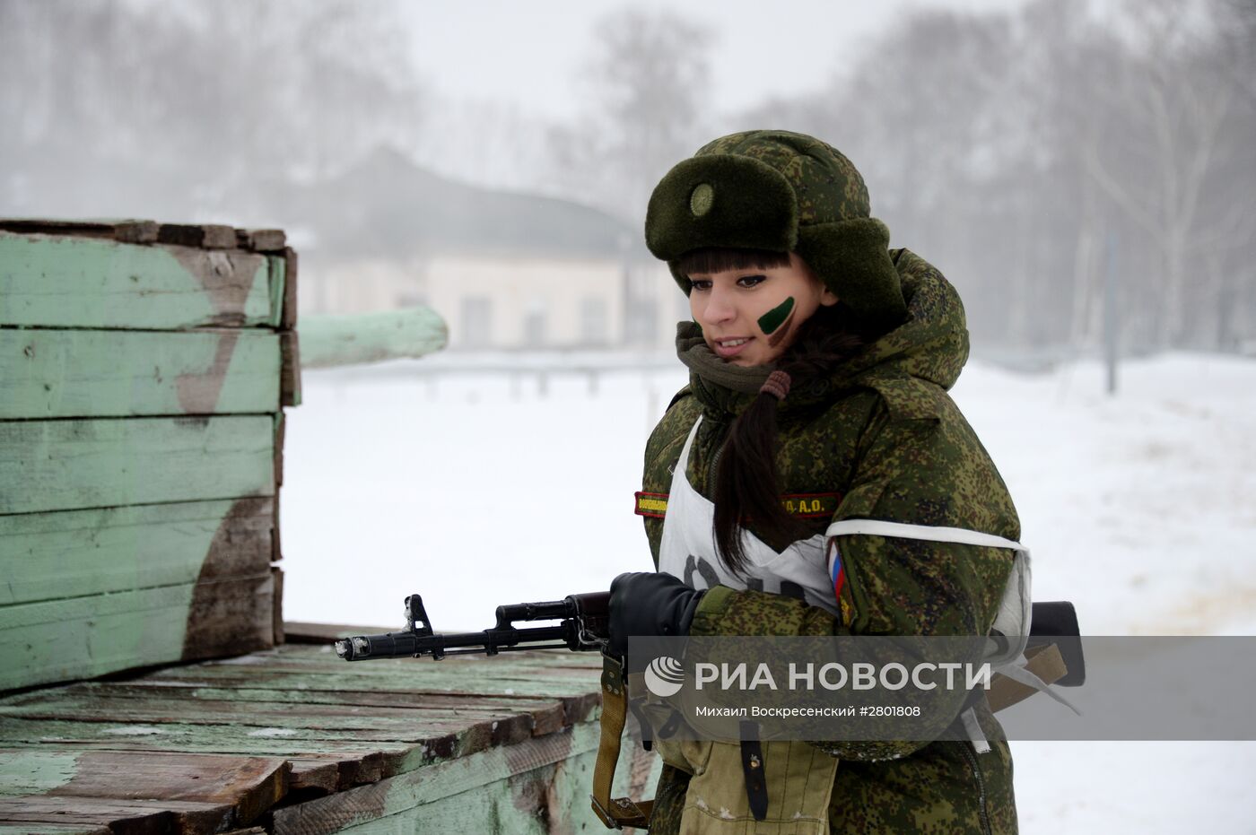 Конкурс для женщин-военнослужащих "Макияж под камуфляж" в Переславле-Залесском