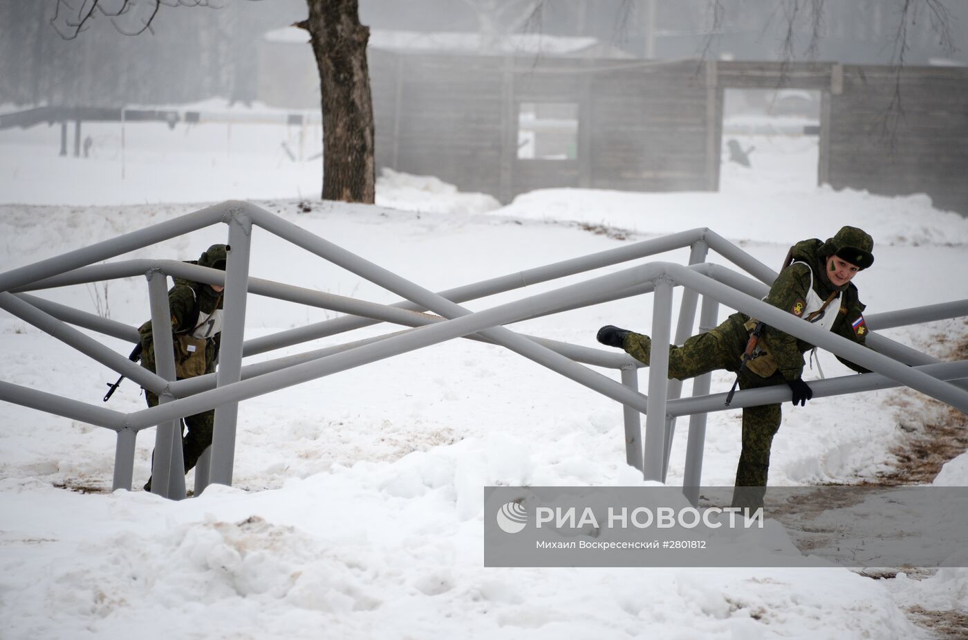 Конкурс для женщин-военнослужащих "Макияж под камуфляж" в Переславле-Залесском