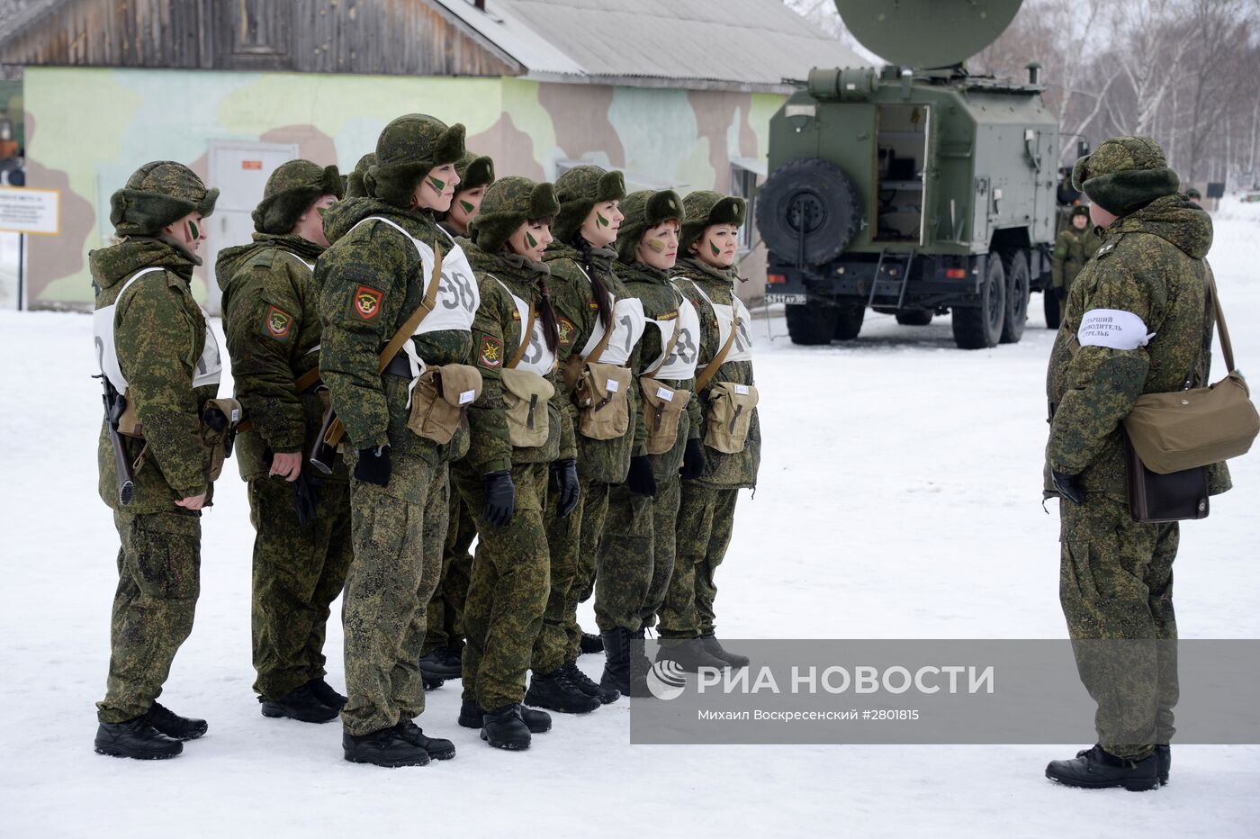Конкурс для женщин-военнослужащих "Макияж под камуфляж" в Переславле-Залесском
