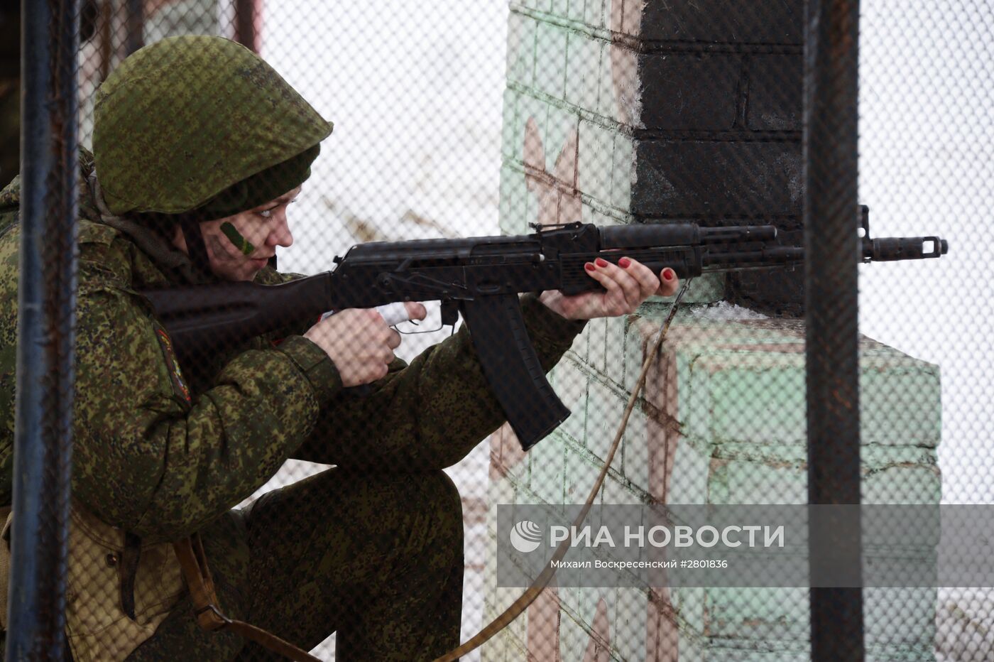 Конкурс для женщин-военнослужащих "Макияж под камуфляж" в Переславле-Залесском