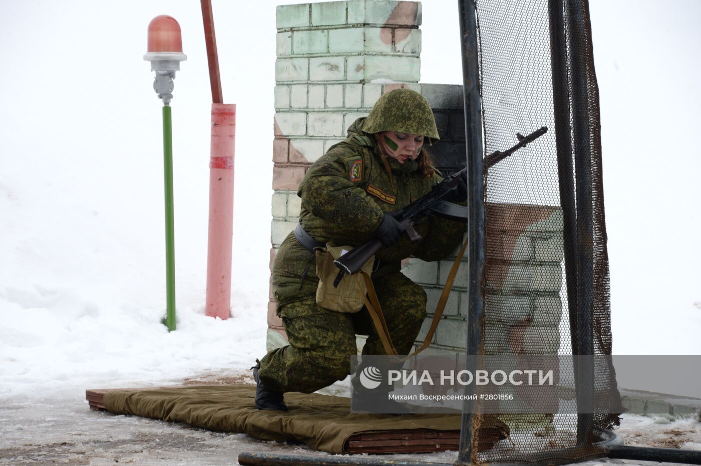 Конкурс для женщин-военнослужащих "Макияж под камуфляж" в Переславле-Залесском