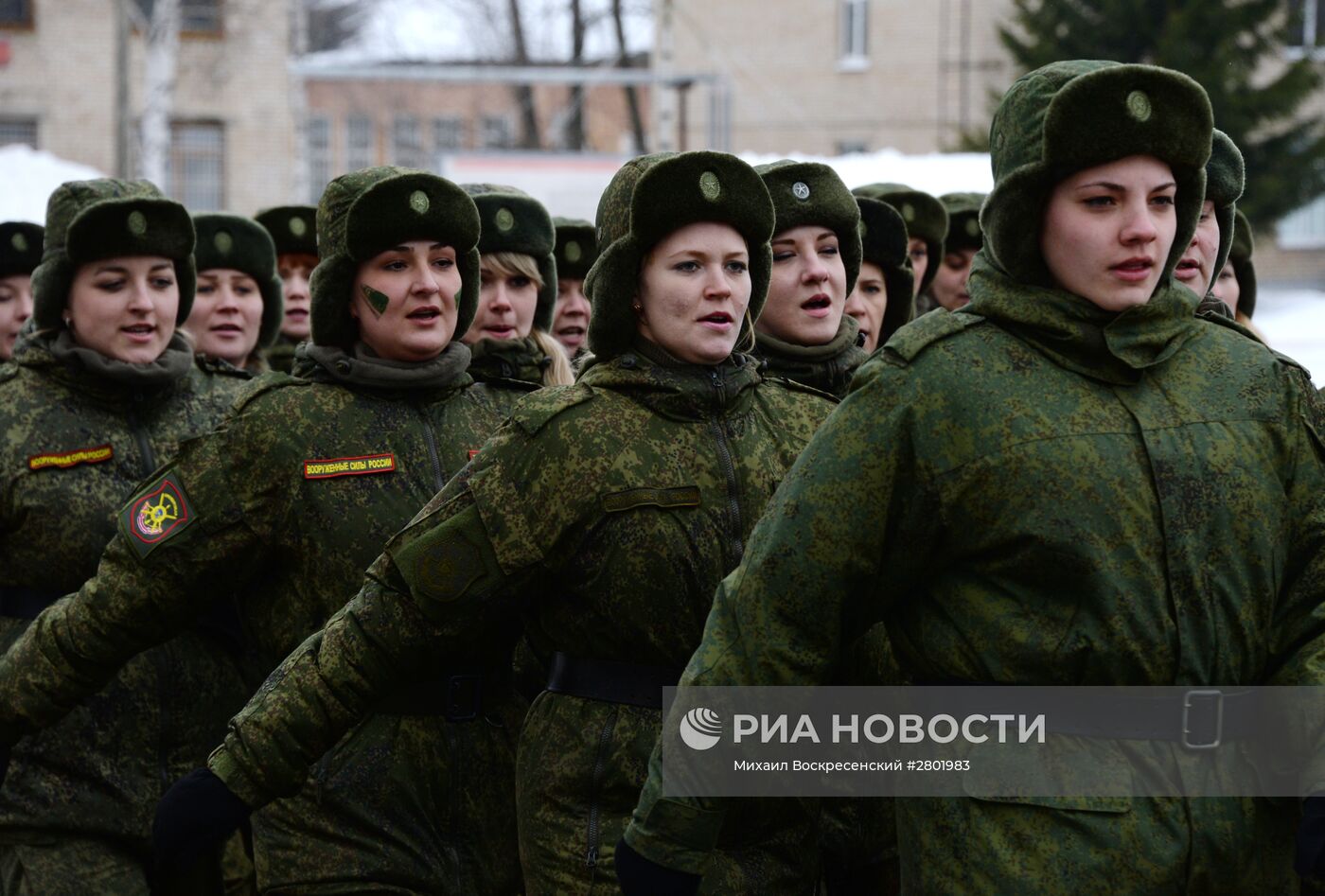 Конкурс для женщин-военнослужащих "Макияж под камуфляж" в Переславле-Залесском