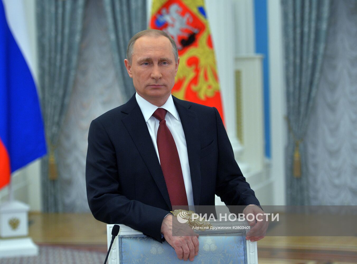 Президент России В. Путин поздравил российских женщин с 8 Марта