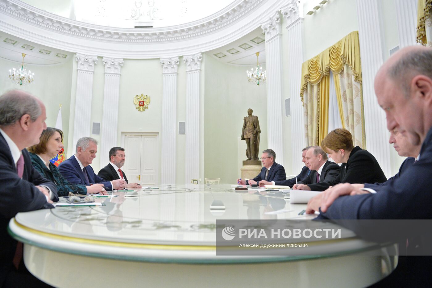 Президент РФ В. Путин встретился с президентом Сербии Т. Николичем