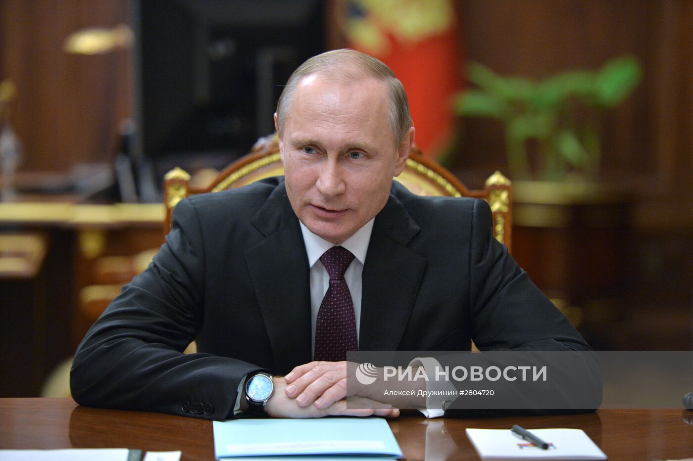 Президент РФ В. Путин провел совещание по экономическим вопросам в Кремле