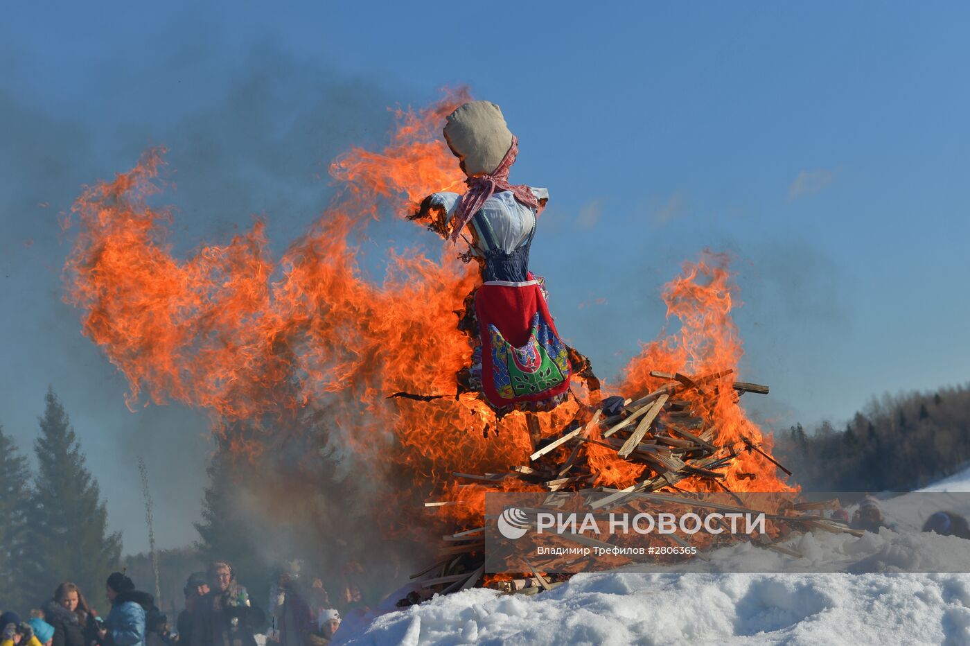 Празднование Масленицы в регионах России
