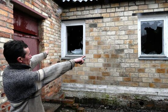 Последствия обстрелов поселка Зайцево в Донецкой области