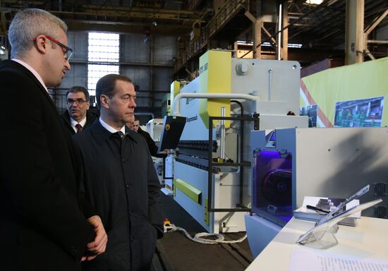 Премьер-министр РФ Д. Медведев посетил предприятие группы "Стан" в Коломне