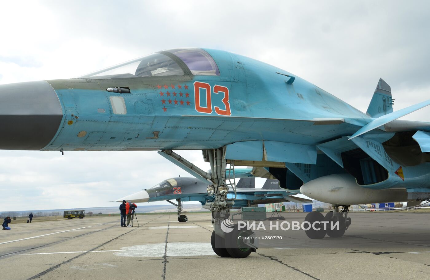 Первая группа бомбардировщиков Су-34 из Сирии приземлилась под Воронежем