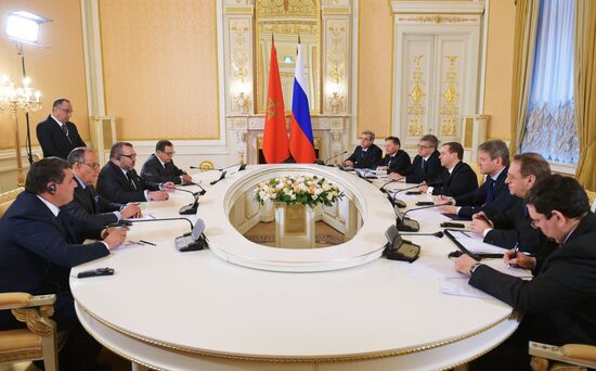 Встреча премьер-министра РФ Д. Медведева и короля Марокко Мухаммеда VI