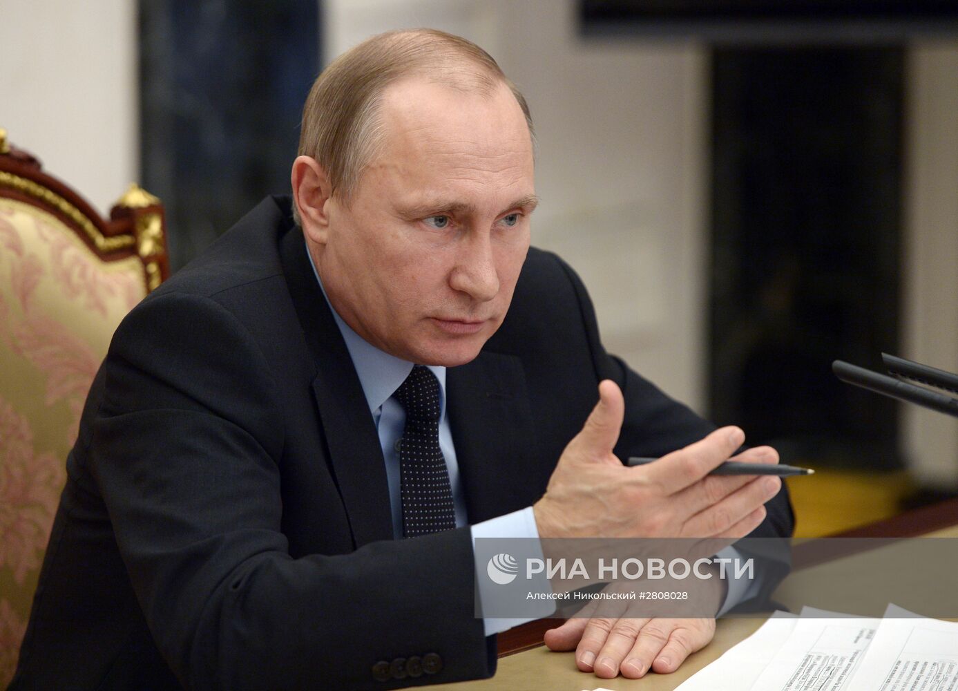 Президент РФ В. Путин провёл совещание с членами правительства РФ