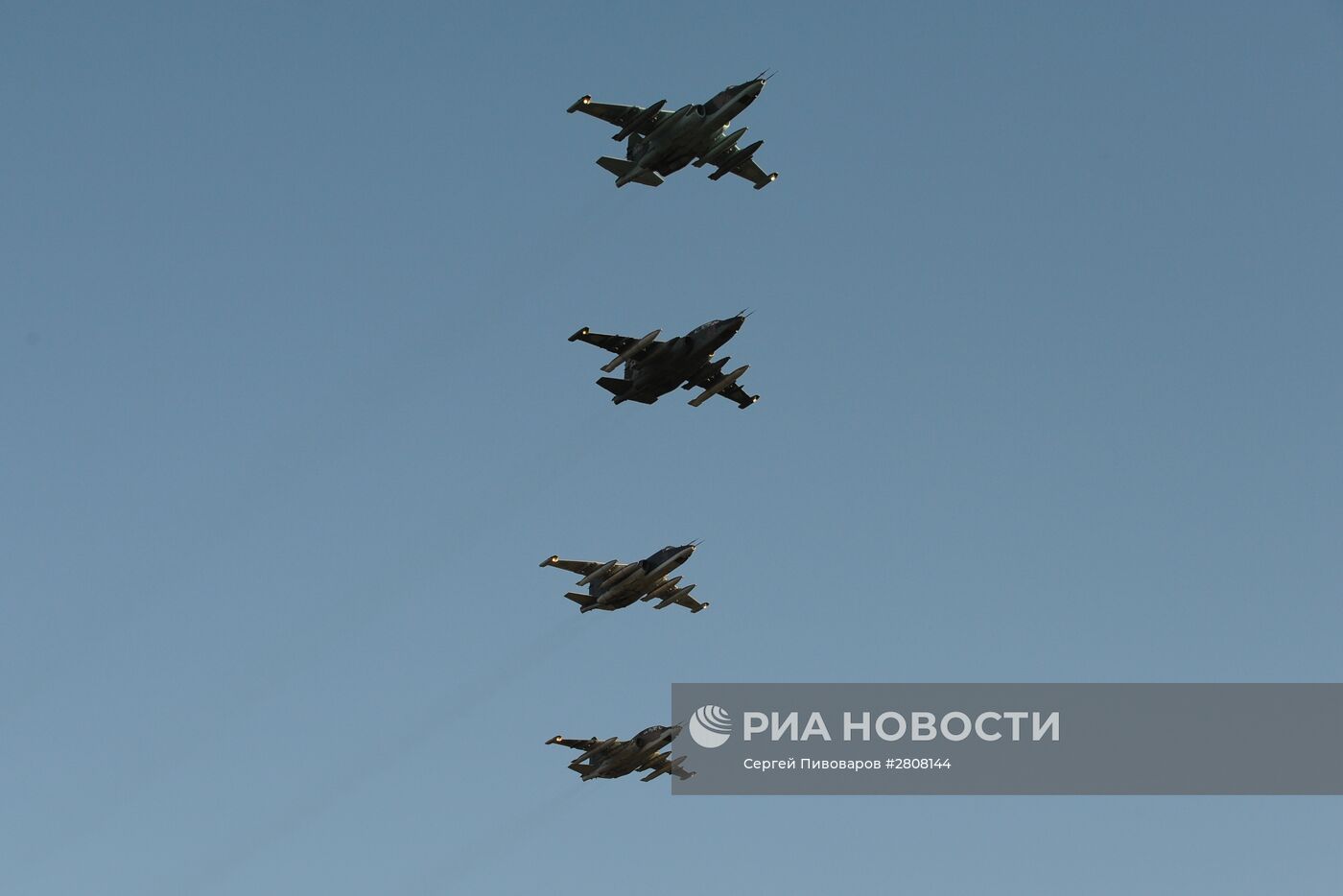 Торжественная встреча российских самолетов с авиабазы Хмеймим в Приморско-Ахтарске