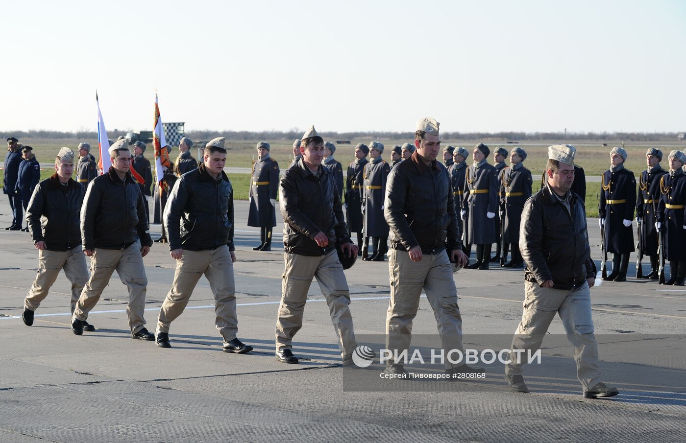 Торжественная встреча российских самолетов с авиабазы Хмеймим в Приморско-Ахтарске