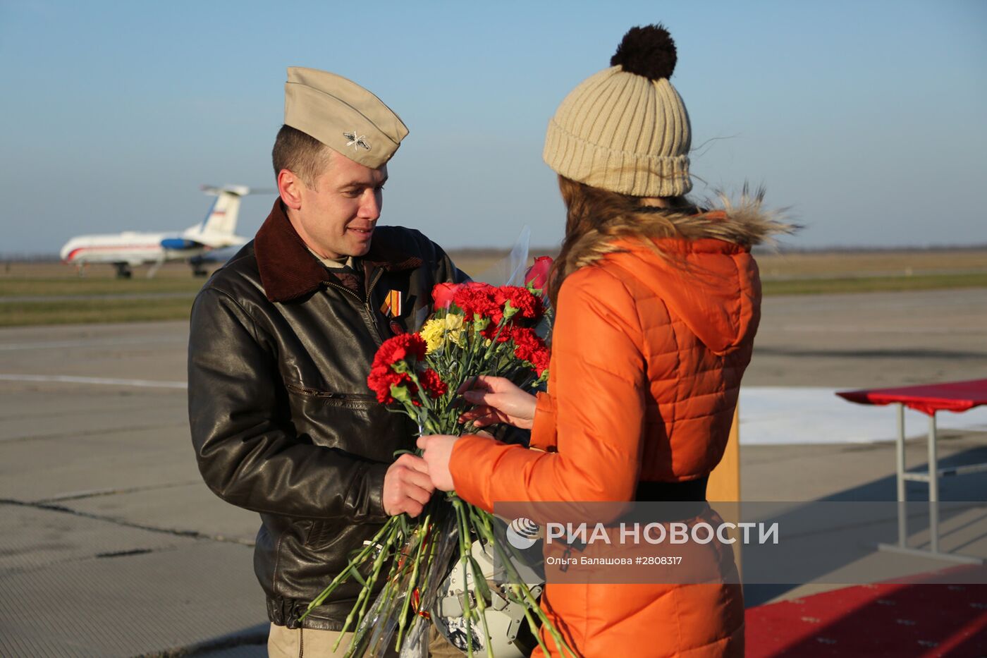 Торжественная встреча российских самолетов с авиабазы Хмеймим в Приморско-Ахтарске