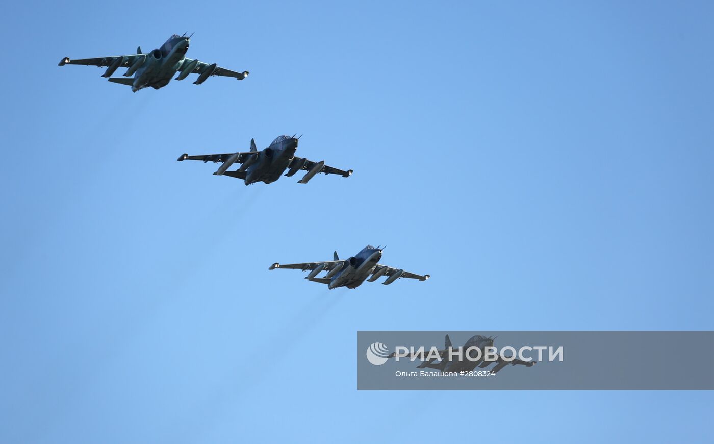 Торжественная встреча российских самолетов с авиабазы Хмеймим в Приморско-Ахтарске