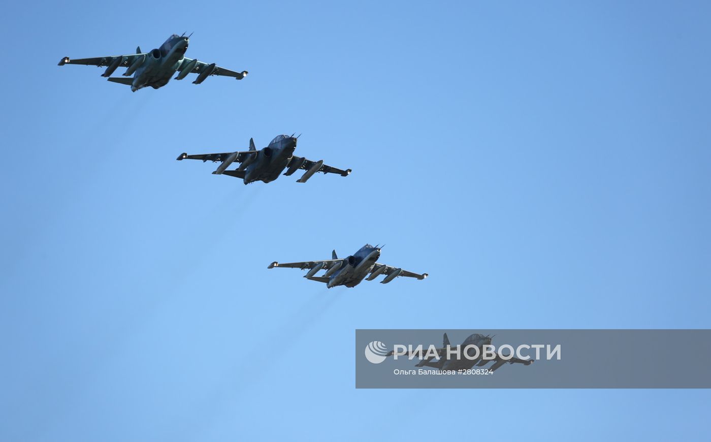 Торжественная встреча российских самолетов с авиабазы Хмеймим в Приморско-Ахтарске
