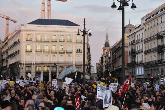 Митинг против соглашения ЕС и Турции по беженцам в Мадриде