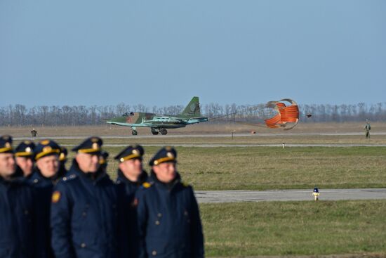 Торжественная встреча российских самолетов с авиабазы Хмеймим в Приморско-Ахтарске