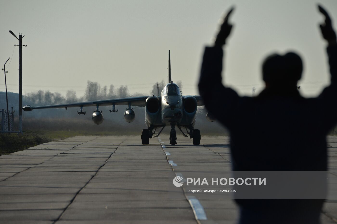 Торжественная встреча российских самолетов с авиабазы Хмеймим в Приморско-Ахтарске