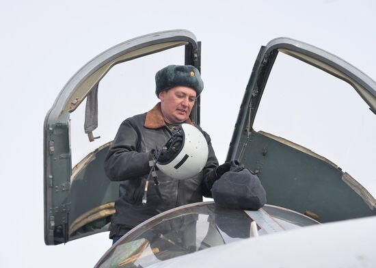 В Челябинскую область прилетели три бомбардировщика Су-24М