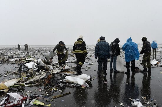 Пассажирский самолет Boeing-737-800 разбился при посадке в аэропорту Ростова-на-Дону