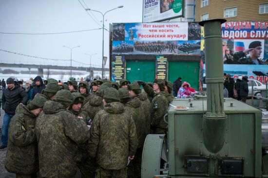 Акция "Служба по контракту — твой выбор" в Омске