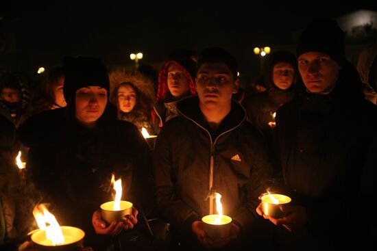 Акция в память о погибших в авиакатастрофе Boeing-737 в Ростове-на-Дону