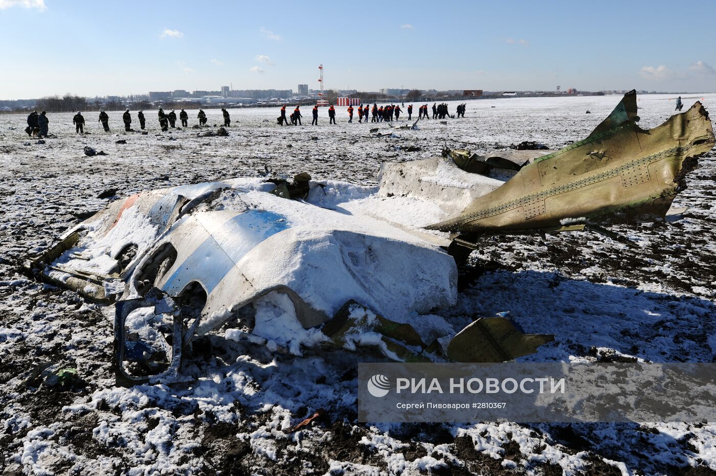 Пассажирский самолет Boeing-737-800 разбился при посадке в аэропорту Ростова-на-Дону