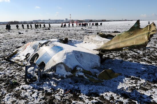 Пассажирский самолет Boeing-737-800 разбился при посадке в аэропорту Ростова-на-Дону