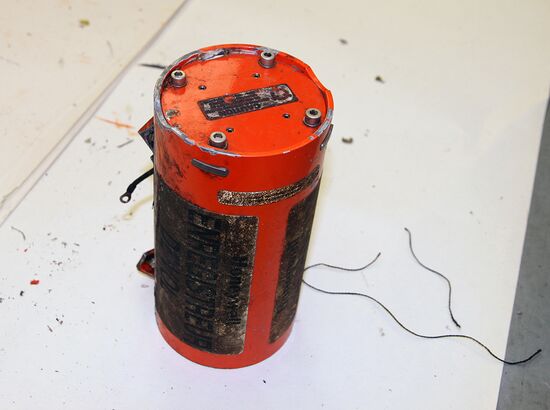 Бортовые самописцы с самолета Боинг 737-800 доставлены в Межгосударственный авиационный комитет