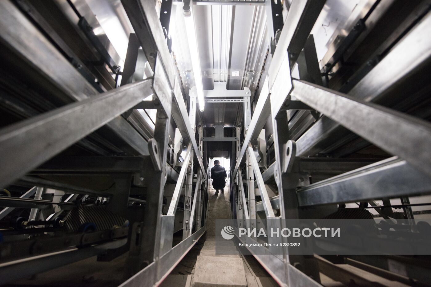 Мэр Москвы С.Собянин посетил строящуюся станцию метро "Деловой центр"