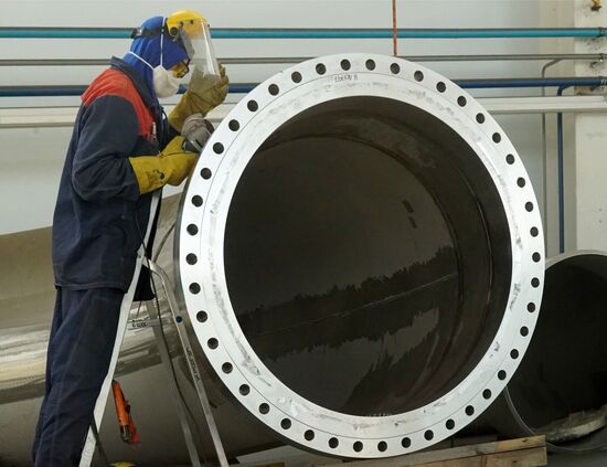 Производство нефтяного оборудования на заводе компании "Кливер" в Калининградской области