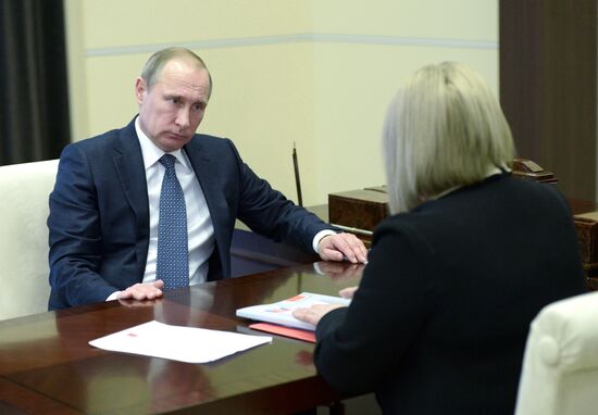 Президент РФ В. Путин встретился с уполномоченным по правам человека Э. Памфиловой
