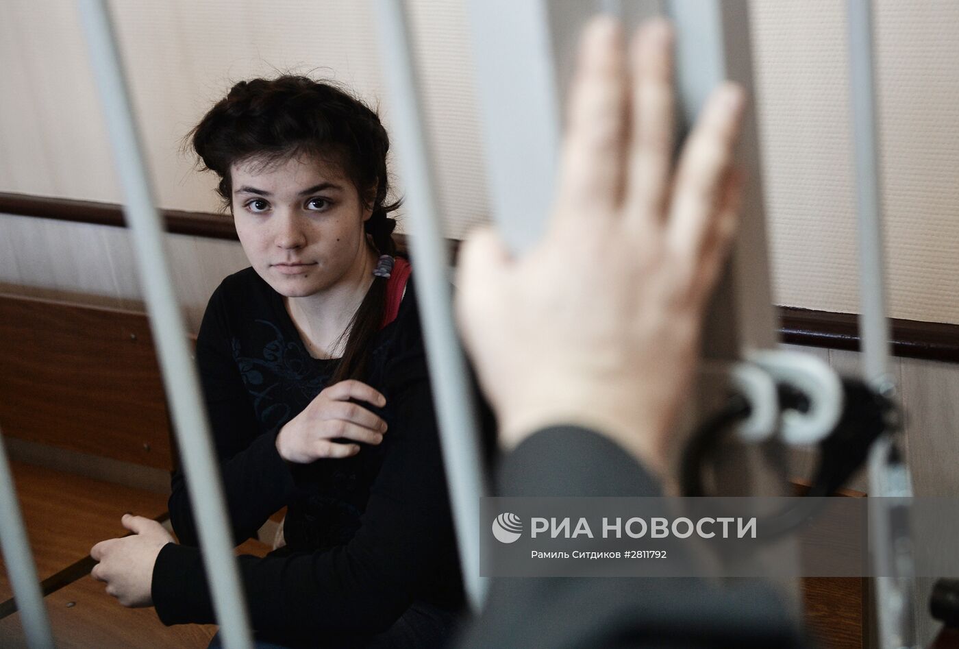 Рассмотрение ходатайства следствия о продлении ареста студентки Варвары Карауловой