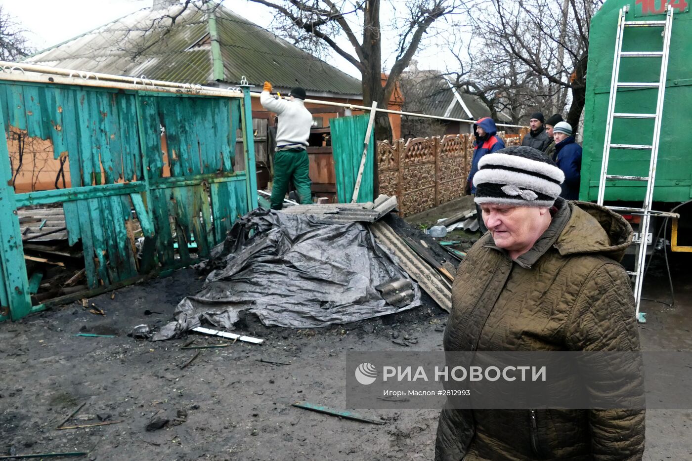 Последствия обстрела Макеевки в Донецкой области