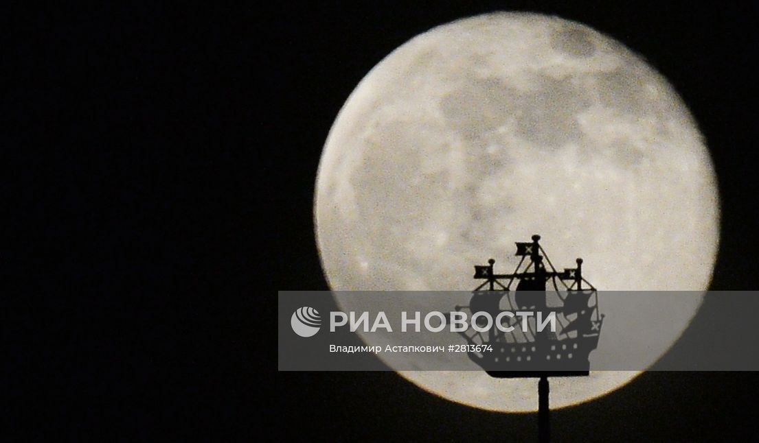 Полнолуние в Москве и Санкт-Петербурге