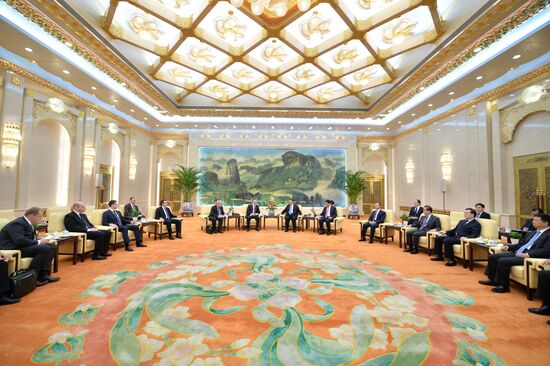 Второй день визита руководителя администрации президента РФ С. Иванова в Китай