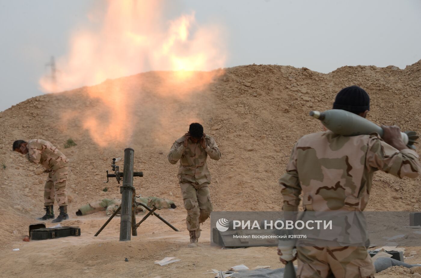 Сирийская армия и ополчение ведут бои за Пальмиру