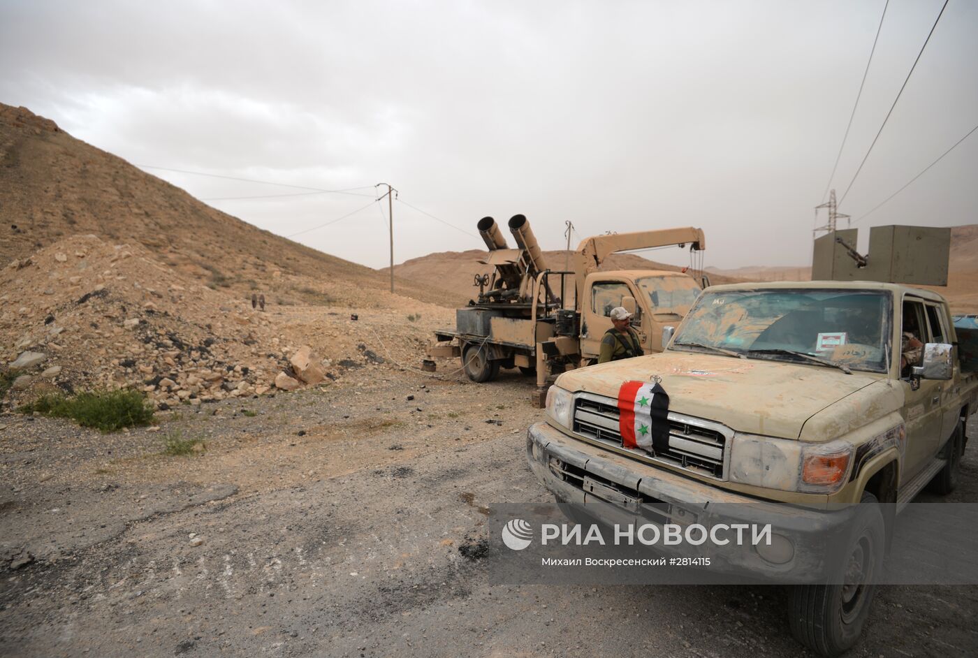 Сирийская армия и ополчение ведут бои за Пальмиру