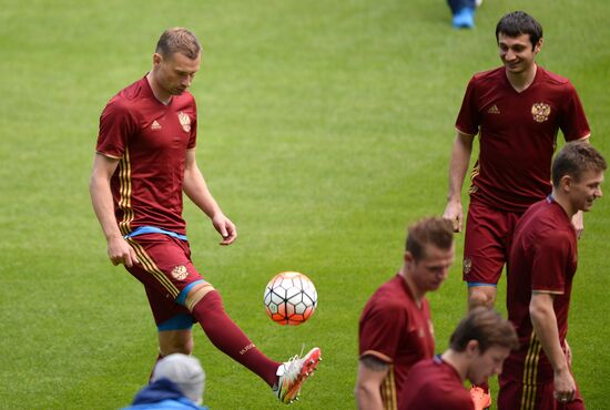 Футбол. Тренировка сборной России