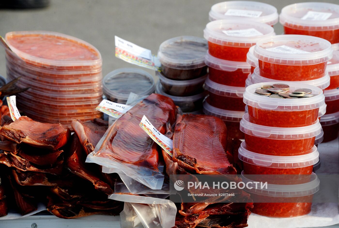 Продовольственная ярмарка на центральной площади Владивостока