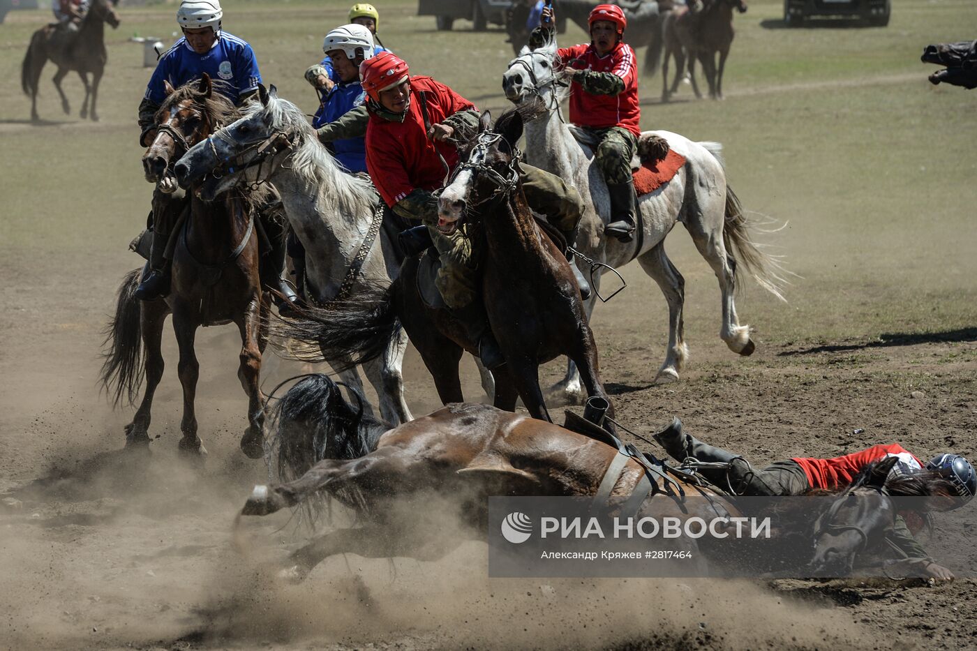 Соревнования по кок бору, в рамках празднования 150-летия единения теленгитов с Россией