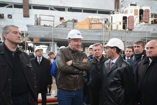 Вице-премьер РФ Дмитрий Рогозин посетил завод "Море" в Феодосии