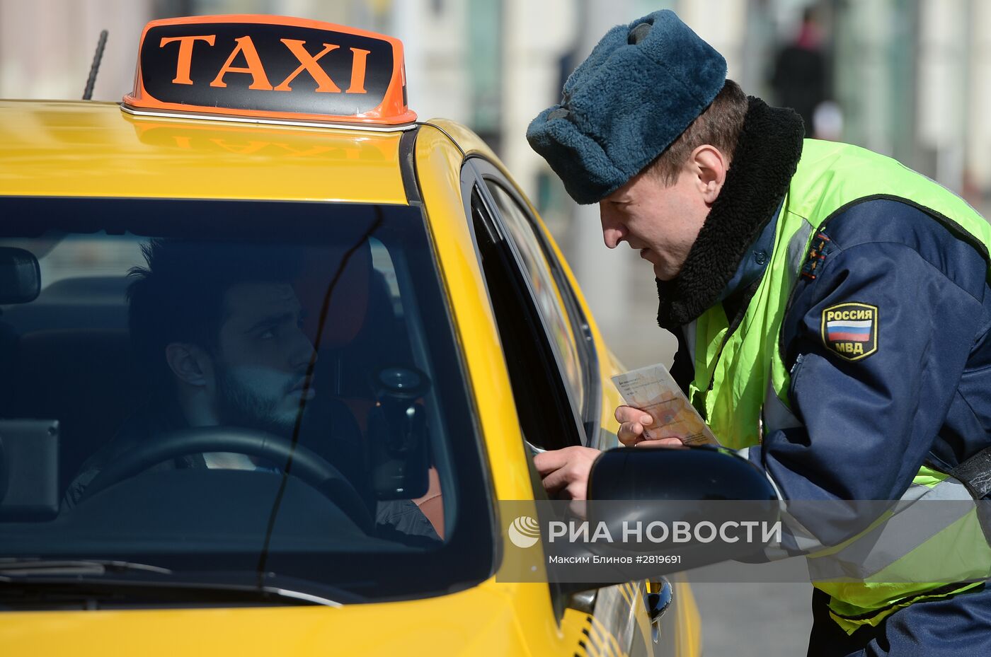 Рейд ГИБДД против нелегальных таксистов
