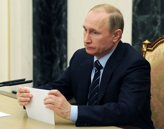 Президент РФ В. Путин провел совещание по вопросам развития электроэнергетики.