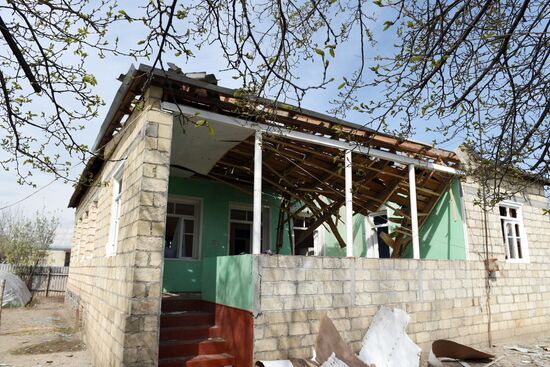 Разрушенный дом в селе Азад Гарагоюнлу в Тертерском районе