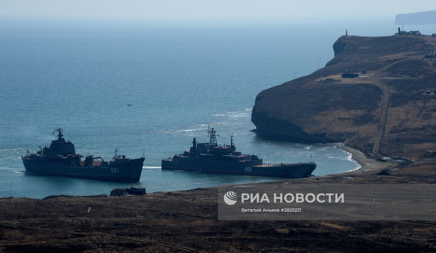 Тактические учения бригады морской пехоты ТФ и и мотострелковой бригады 5-й общевойсковой армии ВВО