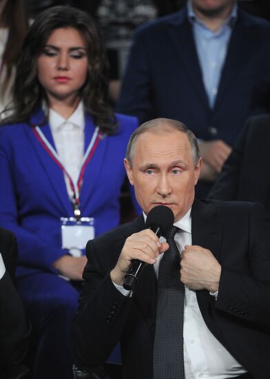 Президент РФ В.Путин участвует в работе III Медиафорума ОНФ "Правда и справедливость"